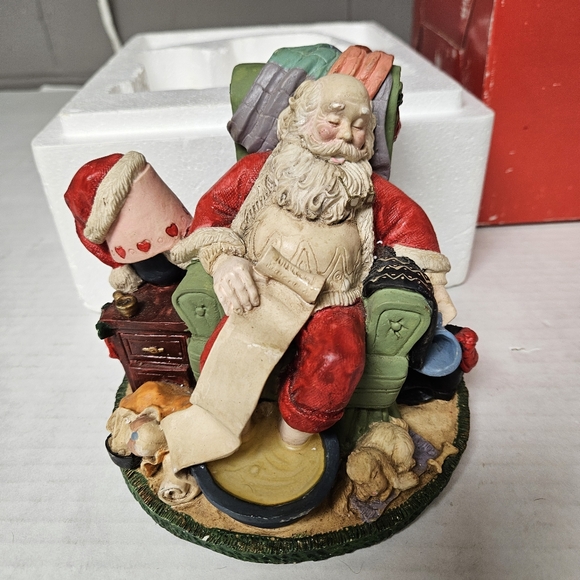 Santa's Best‎ Classic Collectibles Figurine Christmas Checking His List Sleeping - Picture 1 of 11